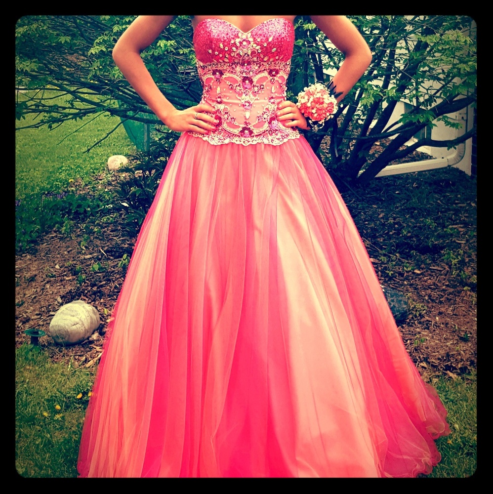 Absolutely Stunning Prom Dress Size 0-2 Corset